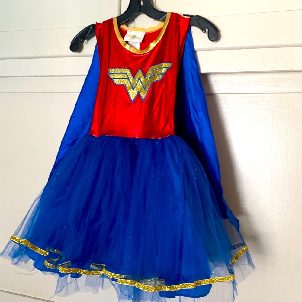 DC COMICS 💙❤️WONDER WOMAN❤️💙 2PC TUTU DRESS & CAPE COSTUME SIZE MEDIUM 🌟EUC🌟